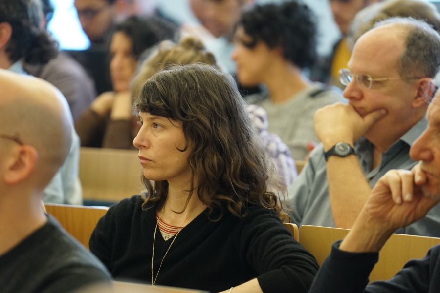  הקמפוס והכפר: לחקור מדעי הרוח מול עיסאוויה