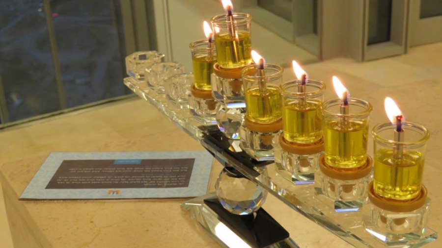 נר חמישי בחנוכייה